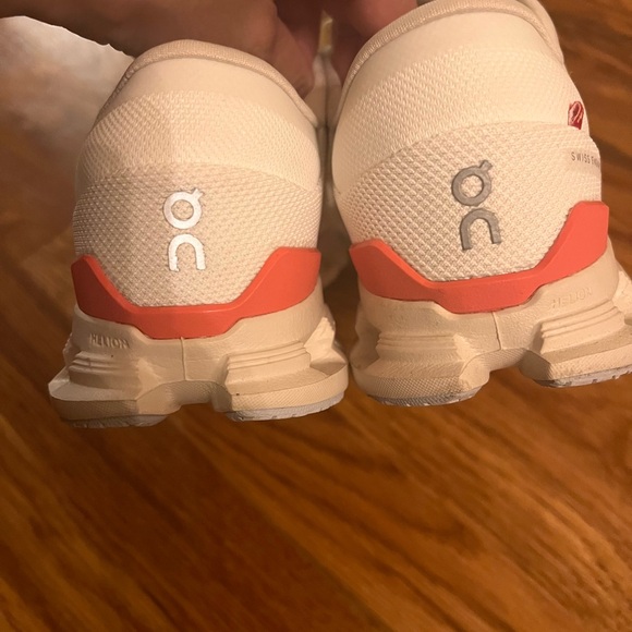 On Running Cream Athletic Shoes - Picture 4 of 9